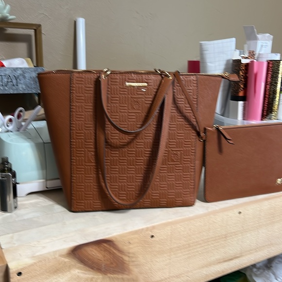 Like new Anne Klein bag - Picture 2 of 6